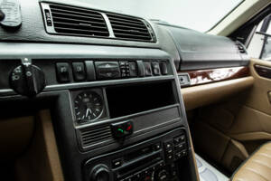 Immagine 18/33 di Land Rover Range Rover 4.6 HSE (2000)