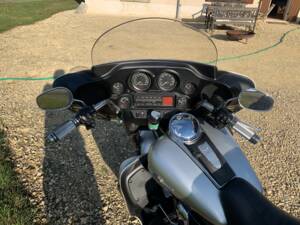 Immagine 8/39 di Harley-Davidson FLHTCU-SE Ultra Classic Electra Glide (2003)