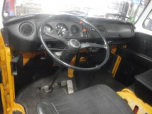 Image 7/50 of Volkswagen T2 a&#x2F;b (1977)