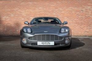 Image 6/30 of Aston Martin V12 Vanquish (2002)