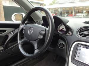 Image 55/97 de Mercedes-Benz SL 55 AMG (2003)