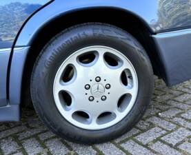 Bild 20/22 von Mercedes-Benz 500 E (1993)