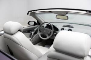 Imagen 22/38 de Mercedes-Benz SL 350 (2003)