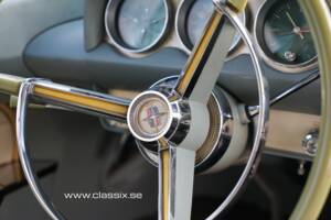 Image 22/24 of Lincoln Continental Mark II (1956)