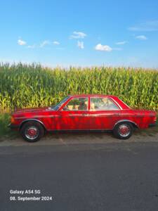 Bild 20/20 von Mercedes-Benz 200 (1982)