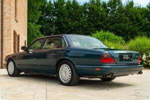 Bild 6/50 von Jaguar XJ6 3.2 (1995)