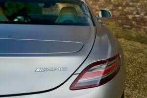 Image 23/50 de Mercedes-Benz SLS AMG (2011)