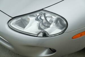 Imagen 14/50 de Jaguar XK8 4.0 (2000)