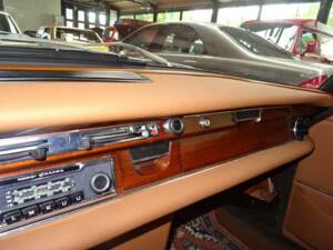 Image 12/32 de Mercedes-Benz 280 SE 3,5 (1971)
