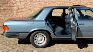 Image 57/147 de Mercedes-Benz 450 SEL 6,9 (1976)