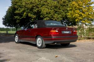 Immagine 12/23 di BMW 318i (1995)
