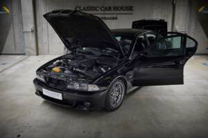 Image 17/99 of BMW M5 (2000)