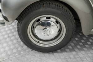 Image 22/50 of Volkswagen Beetle 1303 LS (1971)