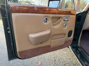 Immagine 33/50 di Rolls-Royce Silver Shadow II (1979)