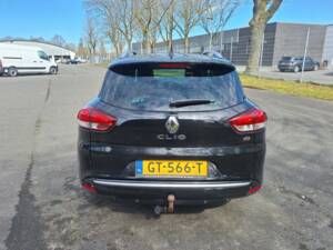 Bild 9/15 von Renault Clio Grandtour 1.5 dCi 90 (2015)