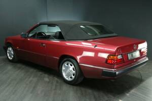 Bild 45/50 von Mercedes-Benz 300 CE-24 (1992)