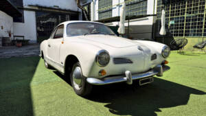 Image 8/71 of Volkswagen Karmann Ghia 1200 (1962)