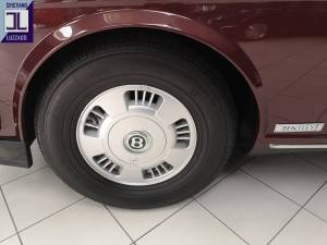 Image 13/50 of Bentley Brooklands (1992)