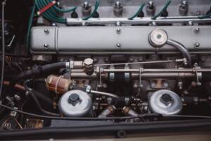 Image 50/99 of Aston Martin DB 6 Volante (1968)