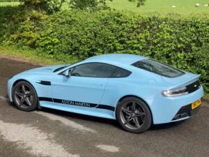 Afbeelding 2/11 van Aston Martin V8 Vantage S (2017)
