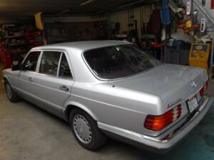 Image 20/31 de Mercedes-Benz 420 SEL (1986)