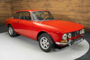 Image 3/19 of Alfa Romeo Giulia 1600 GT Junior (1975)