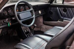 Image 27/44 de Porsche 911 Carrera 3.2 &quot;#250.000 911&quot; (1988)