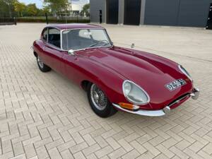Image 6/9 de Jaguar Type E (2+2) (1967)