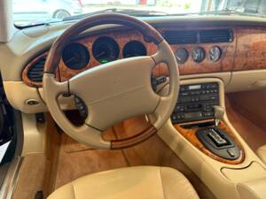 Image 12/15 of Jaguar XKR (2003)