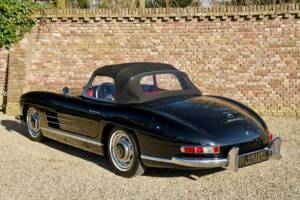 Image 35/50 of Mercedes-Benz 300 SL Roadster (1959)