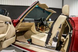 Image 18/35 of Mercedes-Benz 300 SL (1989)