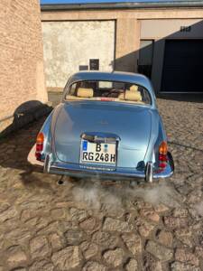 Image 17/30 de Jaguar Type S 3.8 (1968)