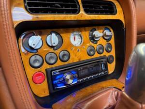 Bild 23/26 von Aston Martin DB 7 Vantage Volante (2003)