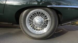 Image 15/21 de Jaguar E-Type (1969)