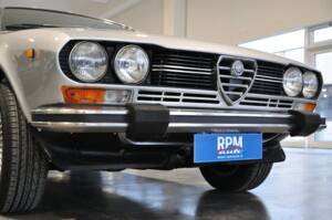 Bild 23/25 von Alfa Romeo Alfetta GTV 2.0 L (1980)