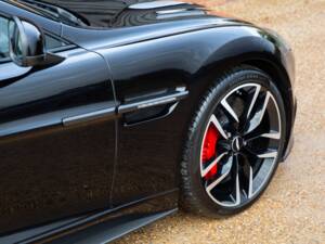 Immagine 22/72 di Aston Martin Vanquish Volante (2016)