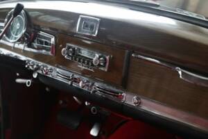 Image 29/50 de Mercedes-Benz 300 c (1956)