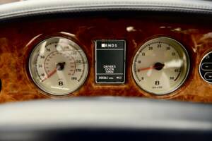 Image 28/50 of Bentley Azure (2009)