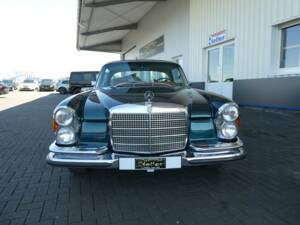 Image 2/20 of Mercedes-Benz 280 SE 3,5 (1971)