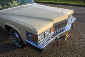 Image 29/56 of Cadillac Coupe DeVille (1977)