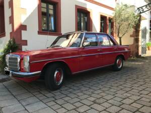 Image 4/7 of Mercedes-Benz 200 (1974)