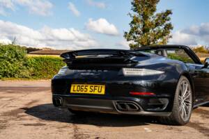 Immagine 18/50 di Porsche 911 Turbo (2015)