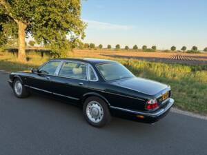 Bild 5/8 von Daimler Super V8 (1998)