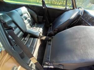 Image 42/73 of Volvo 1800 ES (1972)