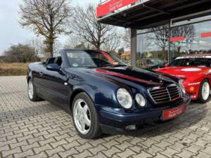 Afbeelding 25/34 van Mercedes-Benz CLK 320 (1999)
