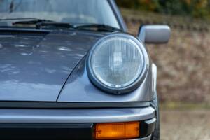Immagine 18/50 di Porsche 911 Carrera 3.2 "25 years 911" (1988)