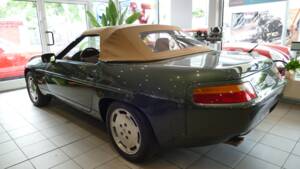 Image 7/19 of Porsche 928 S4 (1989)