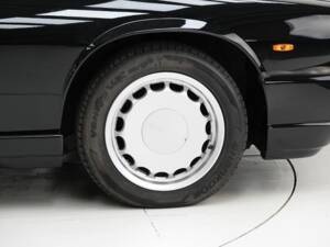 Image 11/15 of Jaguar XJRS 6.0 (1991)