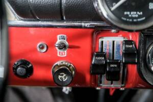 Image 25/50 of Volvo P 123 GT (1968)