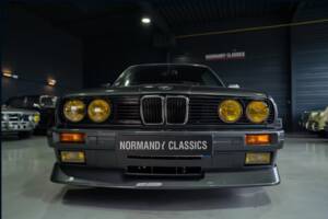 Immagine 2/28 di BMW 320i Baur TC (1985)